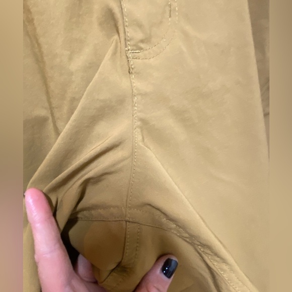 Eddie Bauer‎ Mustard color Shorts - Picture 2 of 9